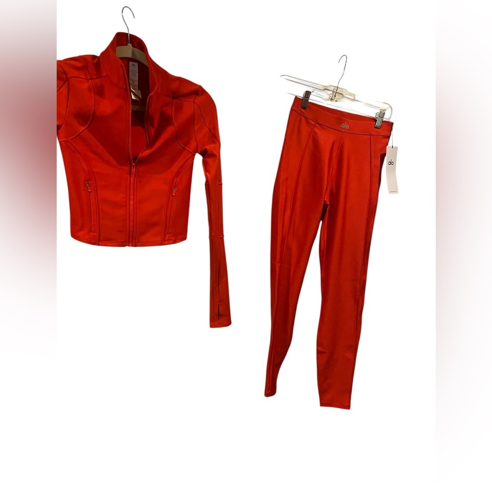 NWT Alo Yoga airlift 7/8 ignite leggings and jacket set BRIGHT RED Size XS